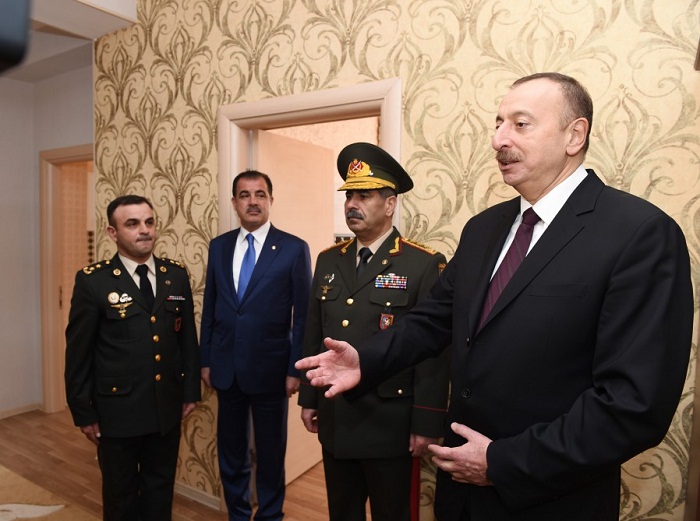 Ильхам Алиев принял участие в открытии военного городка в Гяндже - ФОТО